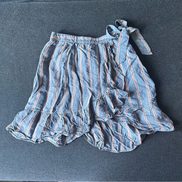 Wrap skirt - Picture 1 of 2